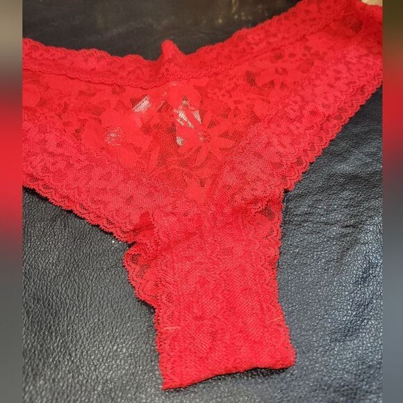 NWT Victoria Secret Cheeky Thong - Picture 3 of 8